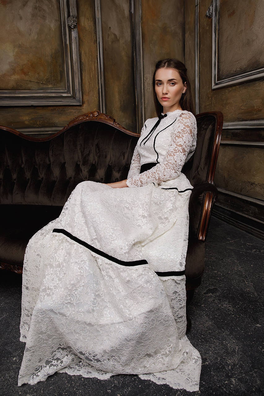 Victorian dress / Long Romantic Occasion Party Floor Length Dress / White Bridesmaid Evening Gown / Boho Fit And Flare Winter Wedding Dress