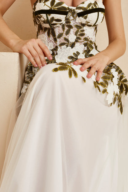 Bohemian wedding dress, Floral wedding dress, Green wedding dress, Corset wedding dress with floral embroidery, tulle beach wedding dress