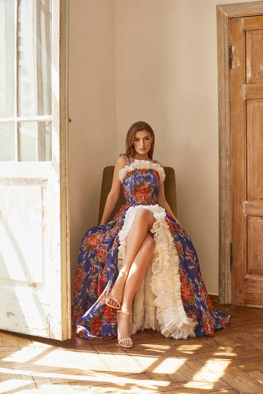 Linen wedding dress. Folk wedding dress inspired by Ukrainian national costume.
Corset bodice, fit and flare two layers skirt.
Skirt is made from blue floral printed fabric and white linen fabric. Decorated with vintage cotton lace