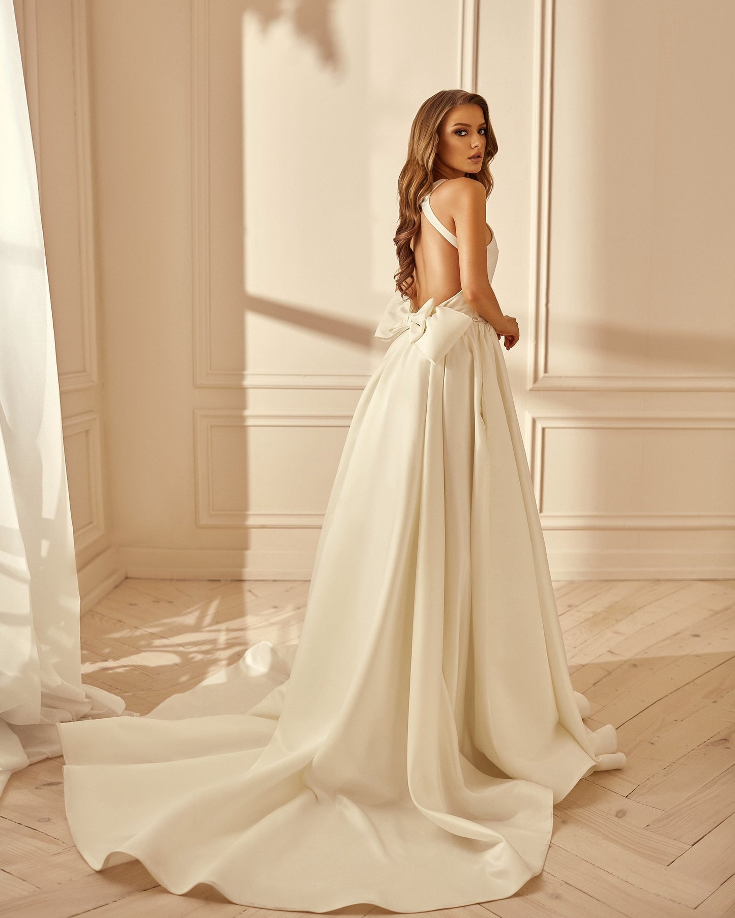 Minimalist bride wedding dress with open back detachable bow and pockets, Wedding dress with long train and pockets, Simple wedding dress